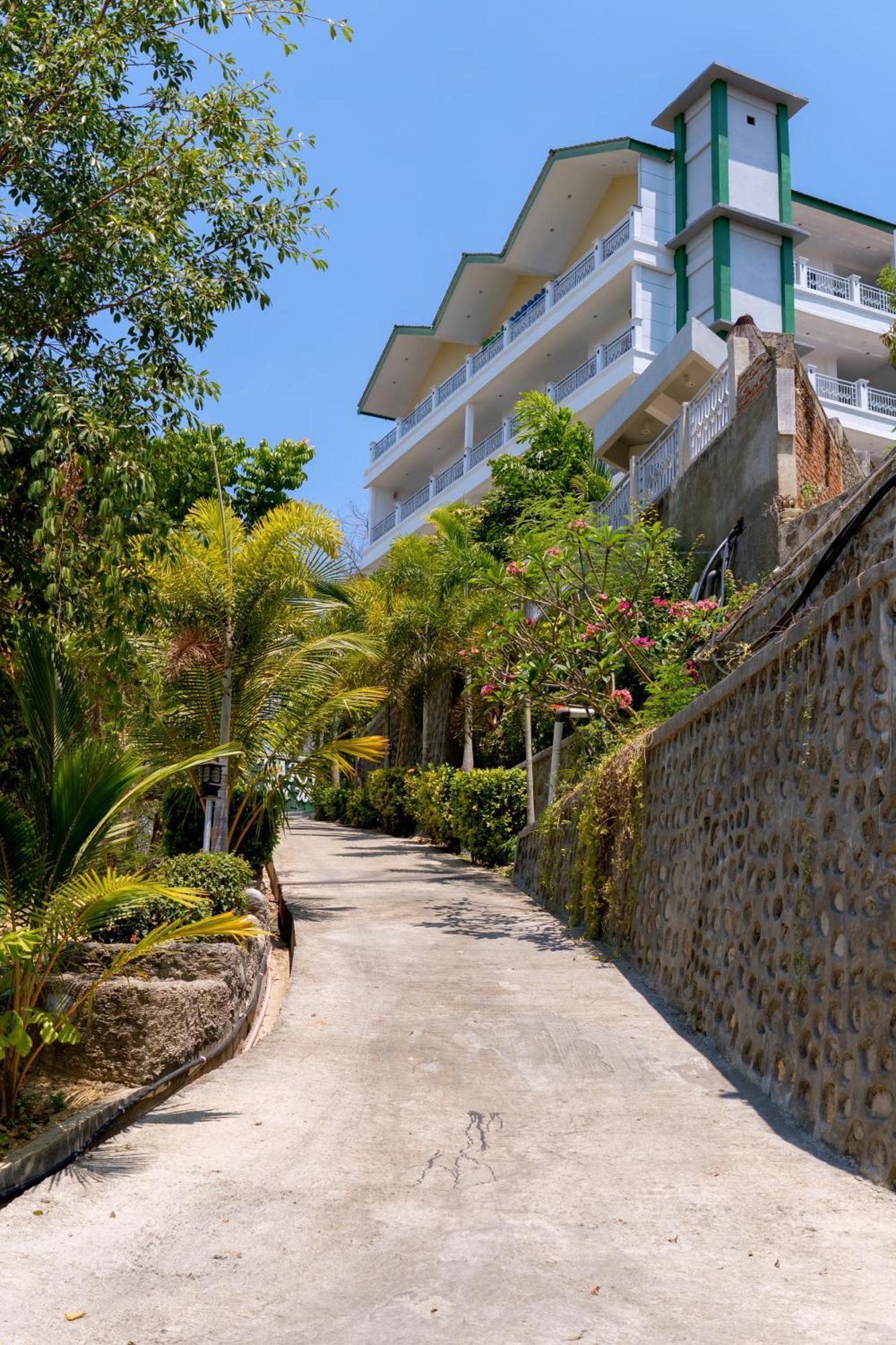 Hotel Green Prundi Labuan Bajo Exterior foto